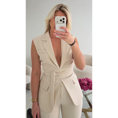 Blazer cintré crème sans manches
