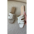 Claquettes blanche et beige