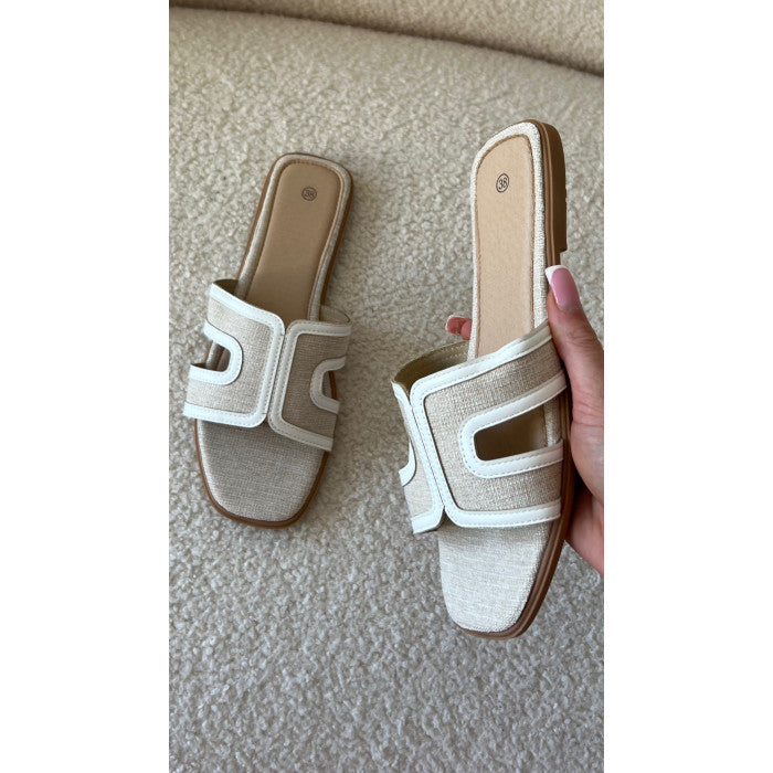 Claquettes blanche et beige