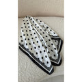 Foulard pois blanc