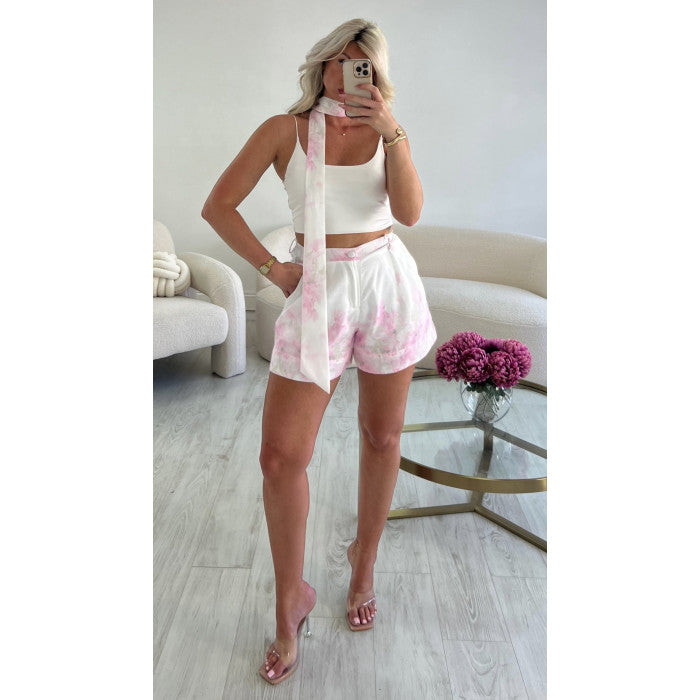 short blanc fleurs rose