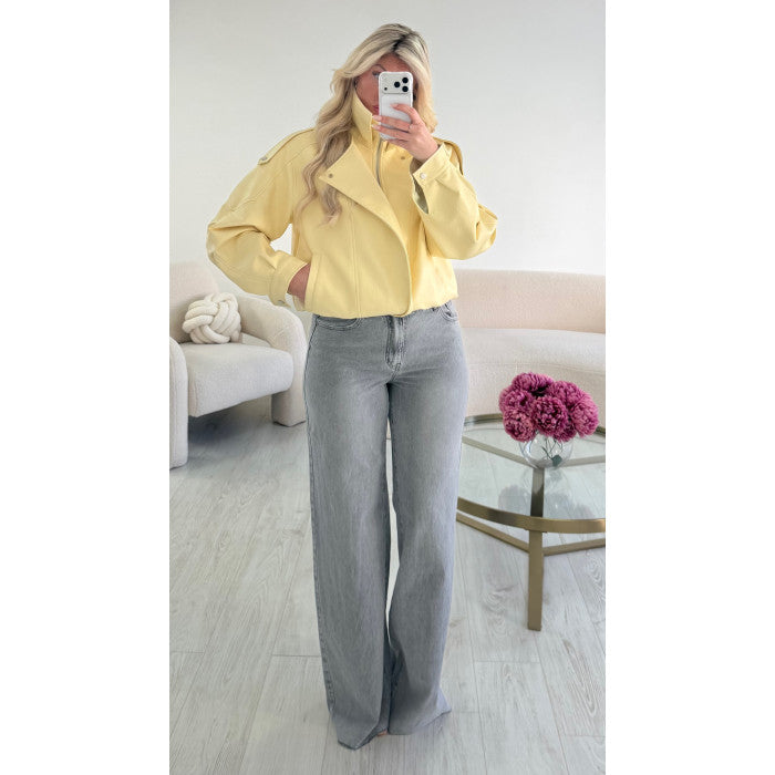 Veste simili col montant jaune pastel